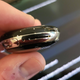 Imagen para el artículo titulado Se 'filtra' el primer smartwatch de Google después de que alguien lo dejara en un restaurante
